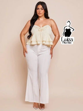Calça Flare Alfaiataria Cintura Alta Recortes Plus Size Calça Flare Alfaiataria Cintura Alta Recortes Plus Size