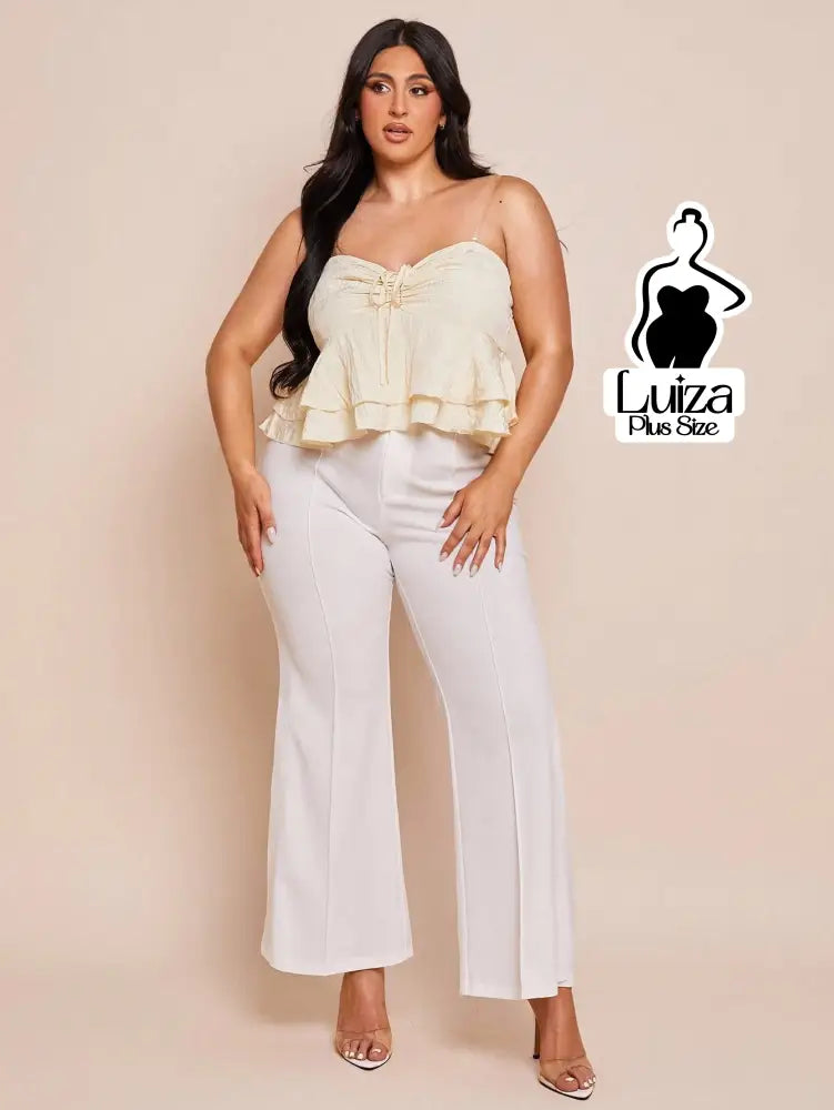 Calça Flare Alfaiataria Cintura Alta Recortes Plus Size Calça Flare Alfaiataria Cintura Alta Recortes Plus Size