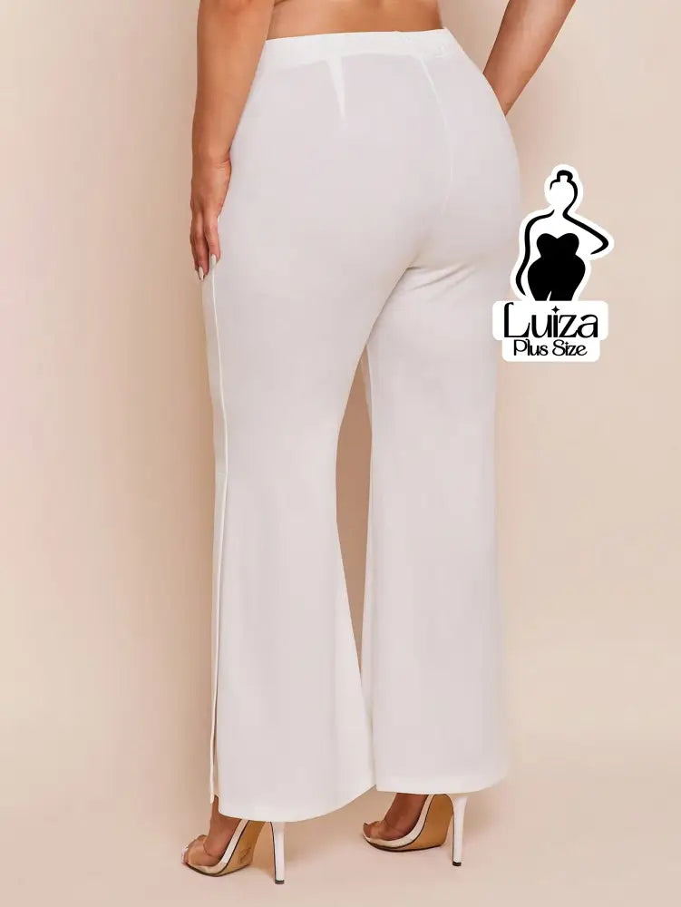 Calça Flare Alfaiataria Cintura Alta Recortes Plus Size Calça Flare Alfaiataria Cintura Alta Recortes Plus Size
