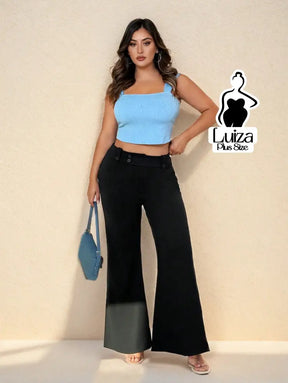 Calça Flare Cintura Alta Detalhe Botões Plus Size Calça Flare Cintura Alta Detalhe Botões Plus Size