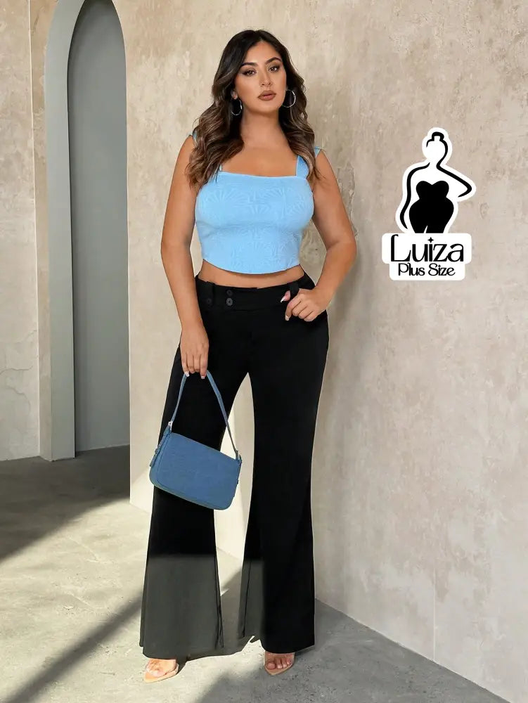 Calça Flare Cintura Alta Detalhe Botões Plus Size Calça Flare Cintura Alta Detalhe Botões Plus Size