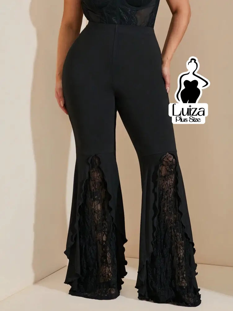Calça Flare Cintura Alta Recortes De Renda Plus Size Calça Flare Cintura Alta Recortes De Renda Plus Size