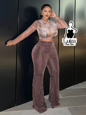 Calça Flare Cintura Alta Veludo Canelado Listrado Plus Size Calça Flare Cintura Alta Veludo Canelado Listrado Plus Size