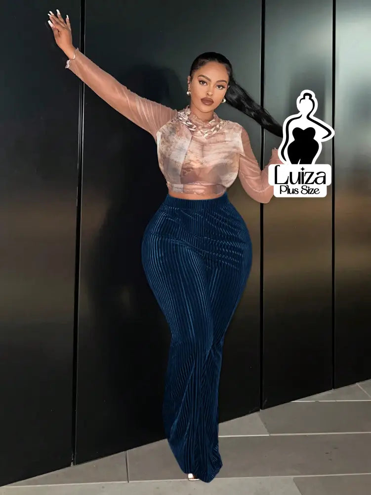 Calça Flare Cintura Alta Veludo Canelado Listrado Plus Size Calça Flare Cintura Alta Veludo Canelado Listrado Plus Size