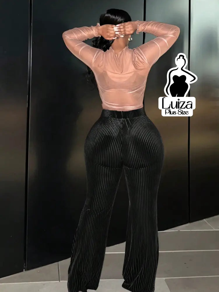 Calça Flare Cintura Alta Veludo Canelado Listrado Plus Size Calça Flare Cintura Alta Veludo Canelado Listrado Plus Size