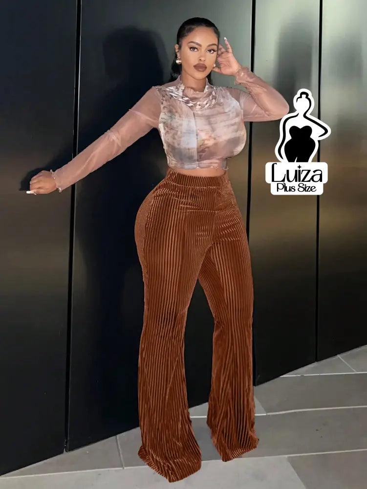 Calça Flare Cintura Alta Veludo Canelado Listrado Plus Size Calça Flare Cintura Alta Veludo Canelado Listrado Plus Size