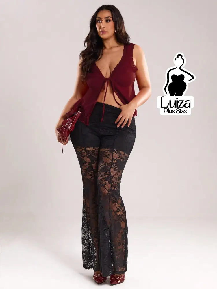 Calça Flare Transparente Renda Sofisticada Plus Size Calça Flare Transparente Renda Sofisticada Plus Size