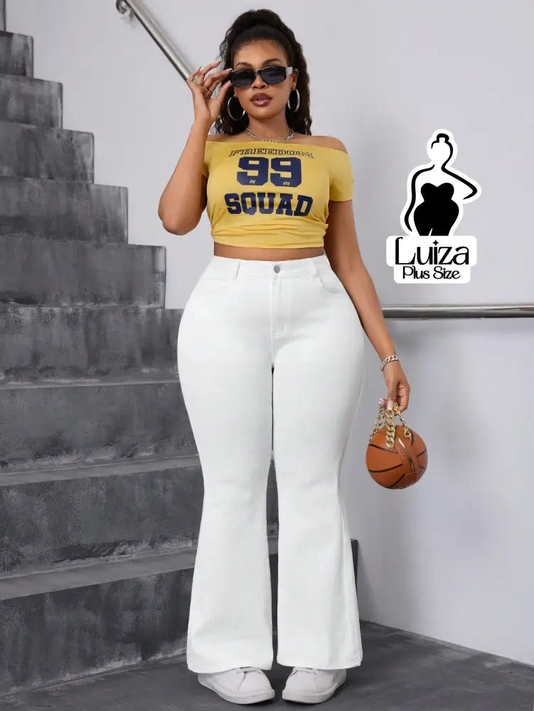 Calça Jeans Flare Cintura Alta Lavagem Escura Plus Size Calça Jeans Flare Cintura Alta Lavagem Escura Plus Size