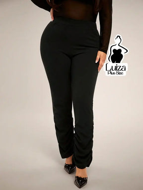 Calça Justa Cintura Alta Barra Franzida Plus Size Calça Justa Cintura Alta Barra Franzida Plus Size