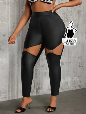 Calça Legging Cintura Alta Recortes Argola Frontal Plus Size Calça Legging Cintura Alta Recortes Argola Frontal Plus