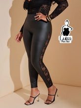 Calça Legging Couro Sintético Laterais Renda Plus Size Preto / G Calça Legging Couro Sintético Laterais Renda Plus Size