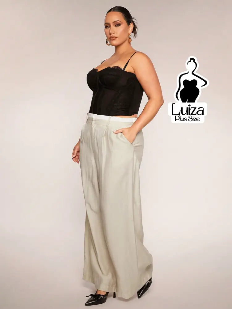 Calça Pantalona Alfaiataria Caimento Elegante Plus Size Calça Pantalona Alfaiataria Caimento Elegante Plus Size