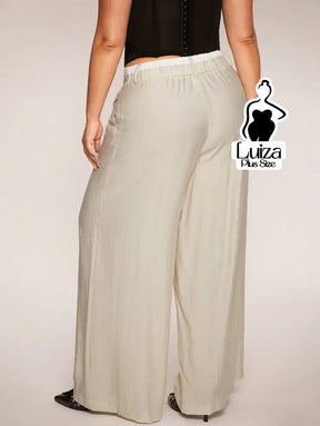 Calça Pantalona Alfaiataria Caimento Elegante Plus Size Calça Pantalona Alfaiataria Caimento Elegante Plus Size