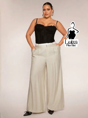 Calça Pantalona Alfaiataria Caimento Elegante Plus Size Calça Pantalona Alfaiataria Caimento Elegante Plus Size