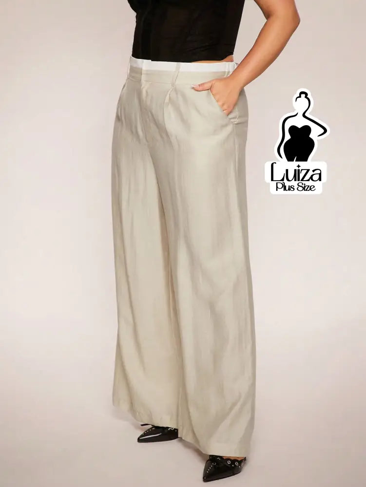 Calça Pantalona Alfaiataria Caimento Elegante Plus Size Calça Pantalona Alfaiataria Caimento Elegante Plus Size