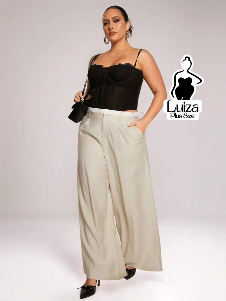 Calça Pantalona Alfaiataria Caimento Elegante Plus Size Calça Pantalona Alfaiataria Caimento Elegante Plus Size