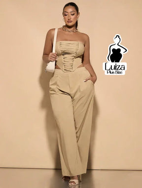 Calça Pantalona Cintura Alta Recorte No Cós Plus Size Calça Pantalona Cintura Alta Recorte No Cós Plus Size