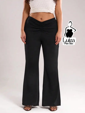 Calça Pantalona Cintura Alta Tecido Acetinado Plus Size Calça Pantalona Cintura Alta Tecido Acetinado Plus Size