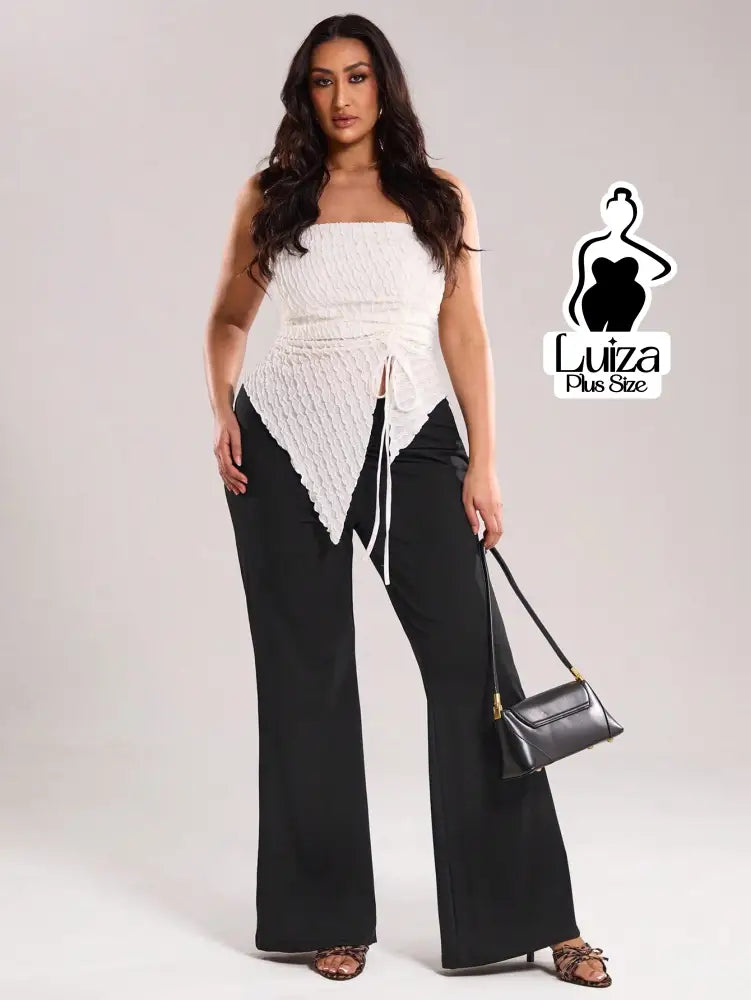 Calça Pantalona Cintura Alta Tecido Acetinado Plus Size Calça Pantalona Cintura Alta Tecido Acetinado Plus Size