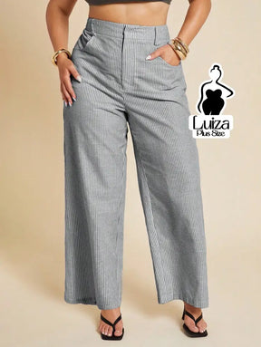 Calça Pantalona Listrada Cintura Alta Estilo Chic Plus Size Preto e Branco / G Calça Pantalona Listrada Cintura Alta