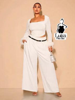 Calça Pantalona Recorte Moderno Toque Chic Plus Size Calça Pantalona Recorte Moderno Toque Chic Plus Size