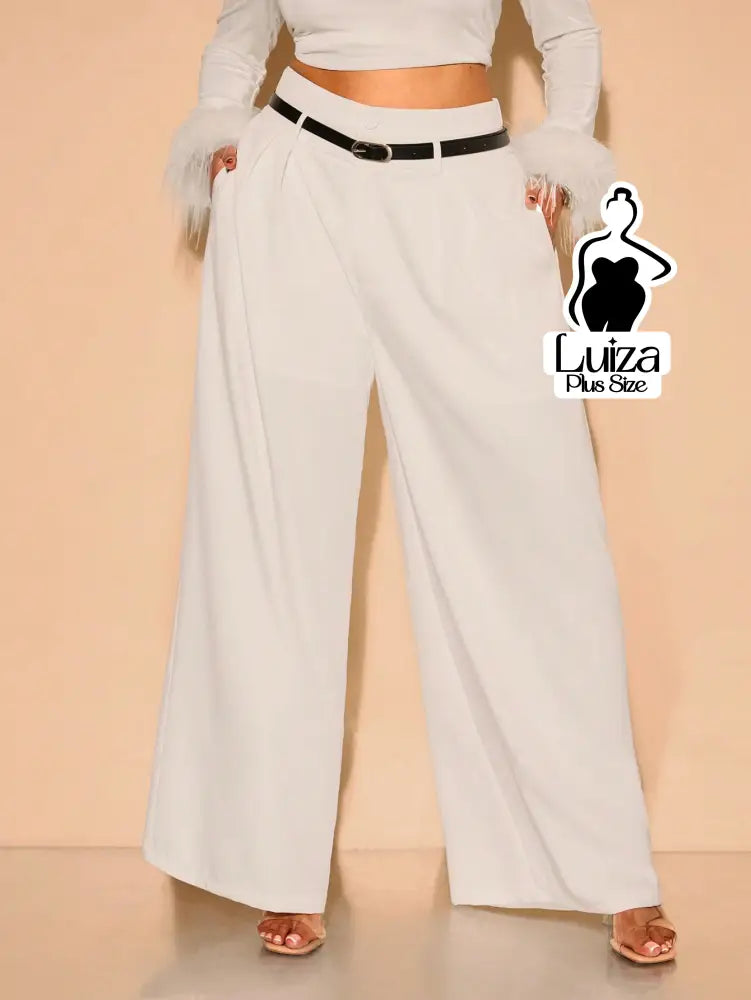 Calça Pantalona Recorte Moderno Toque Chic Plus Size Calça Pantalona Recorte Moderno Toque Chic Plus Size