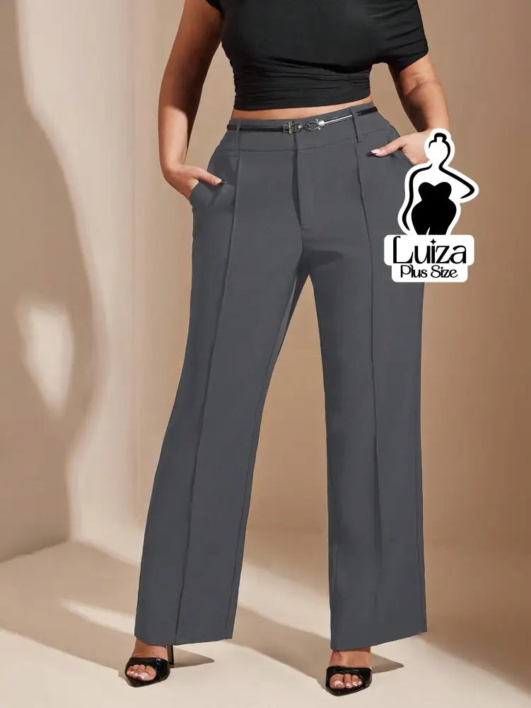 Calça Reta Alfaiataria Cintura Alta Pregas Plus Size Calça Reta Alfaiataria Cintura Alta Pregas Plus Size