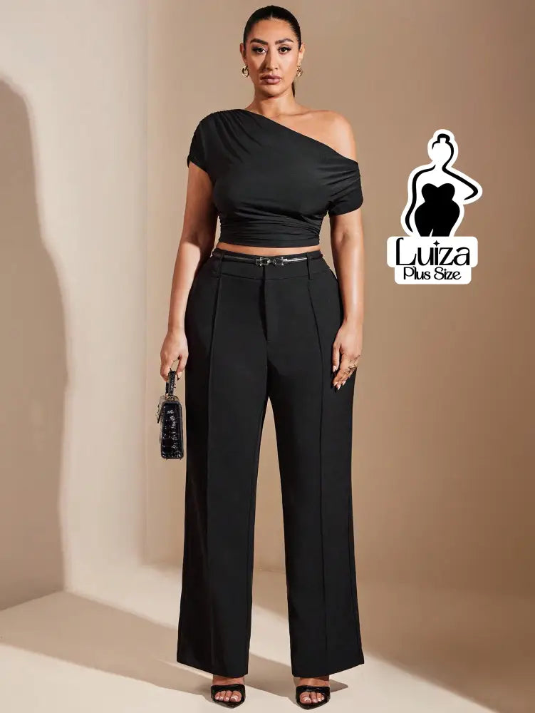 Calça Reta Alfaiataria Cintura Alta Pregas Plus Size Calça Reta Alfaiataria Cintura Alta Pregas Plus Size