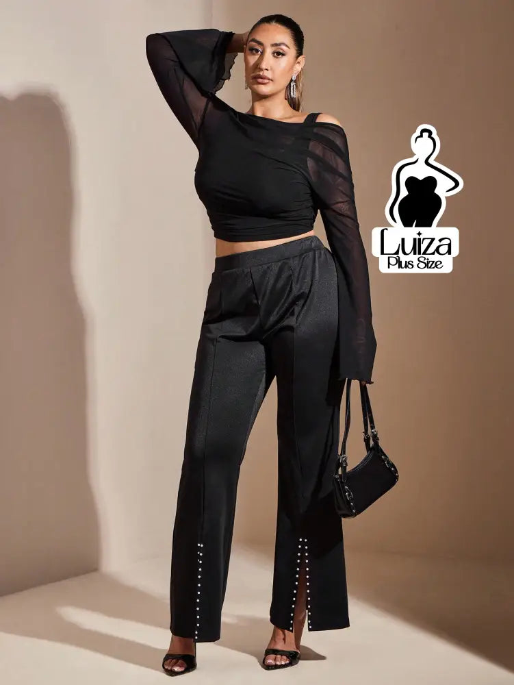 Calça Reta Cintura Alta Abertura Botões Plus Size Calça Reta Cintura Alta Abertura Botões Plus Size