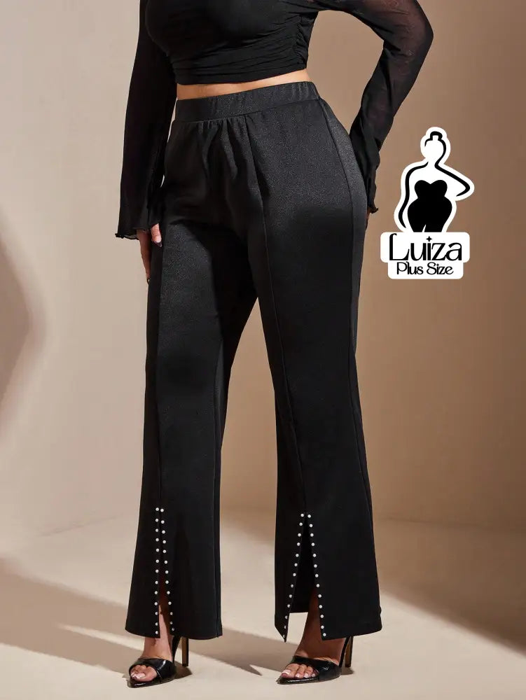 Calça Reta Cintura Alta Abertura Botões Plus Size Calça Reta Cintura Alta Abertura Botões Plus Size