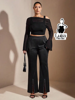 Calça Reta Cintura Alta Abertura Botões Plus Size Calça Reta Cintura Alta Abertura Botões Plus Size