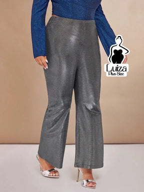 Calça Reta Cintura Alta Tecido Brilhoso Metalizado Plus Size Calça Reta Cintura Alta Tecido Brilhoso Metalizado Plus