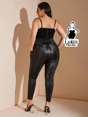 Calça Skinny Cintura Alta Efeito Couro Texturizada Plus Size Preto / G Calça Skinny Cintura Alta Efeito Couro