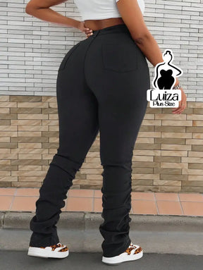 Calça Skinny Cintura Alta Efeito Franzido Moderno Plus Size Calça Skinny Cintura Alta Efeito Franzido Moderno Plus Size
