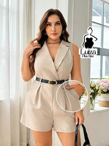 Macacão Curto Alfaiataria Lapela Decote Transpassado Plus Size Caqui / G Macacão Curto Alfaiataria Lapela Decote