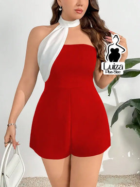 Macacão Curto Elegante Gola Alta Assimétrica Plus Size Macacão Curto Elegante Gola Alta Assimétrica Plus Size