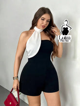 Macacão Curto Elegante Gola Alta Assimétrica Plus Size Preto / G Macacão Curto Elegante Gola Alta Assimétrica Plus Size