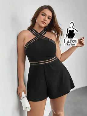 Macacão Curto Justo Decote Cruzado Detalhe Tule Plus Size Macacão Curto Justo Decote Cruzado Detalhe Tule Plus Size