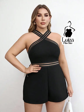 Macacão Curto Justo Decote Cruzado Detalhe Tule Plus Size Macacão Curto Justo Decote Cruzado Detalhe Tule Plus Size