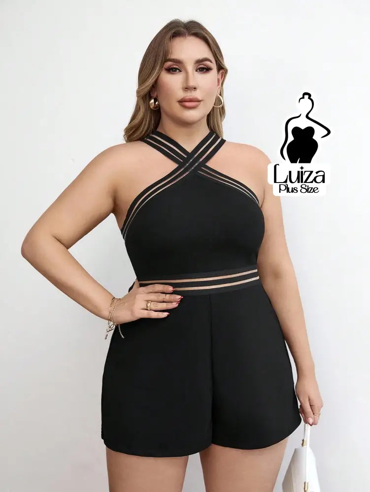 Macacão Curto Justo Decote Cruzado Detalhe Tule Plus Size Macacão Curto Justo Decote Cruzado Detalhe Tule Plus Size