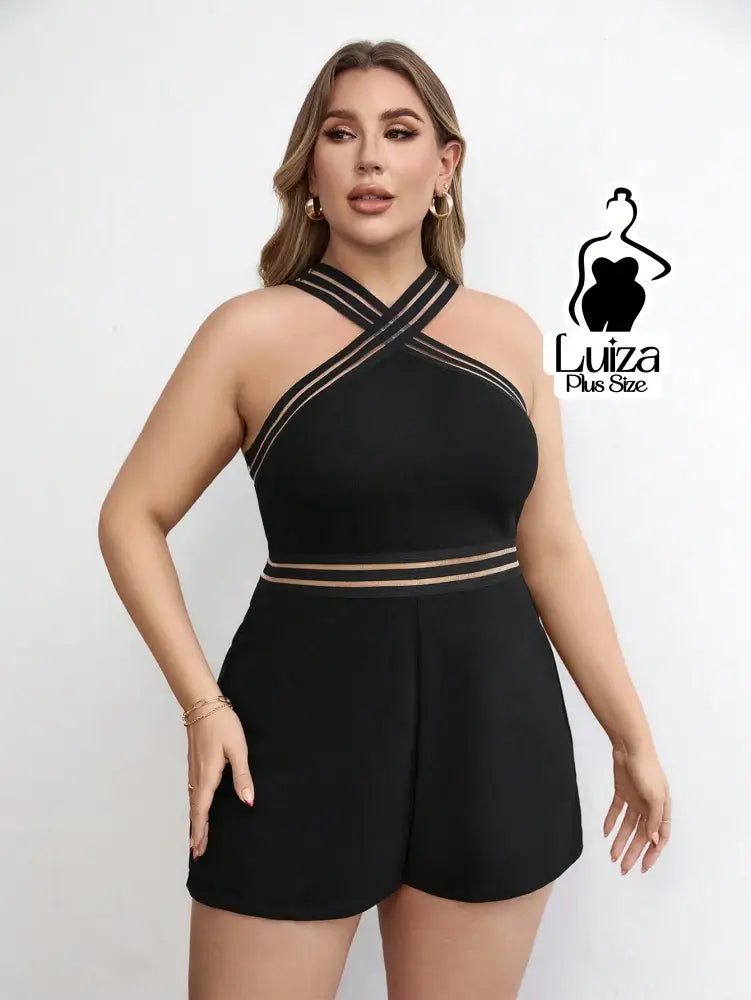 Macacão Curto Justo Decote Cruzado Detalhe Tule Plus Size Macacão Curto Justo Decote Cruzado Detalhe Tule Plus Size