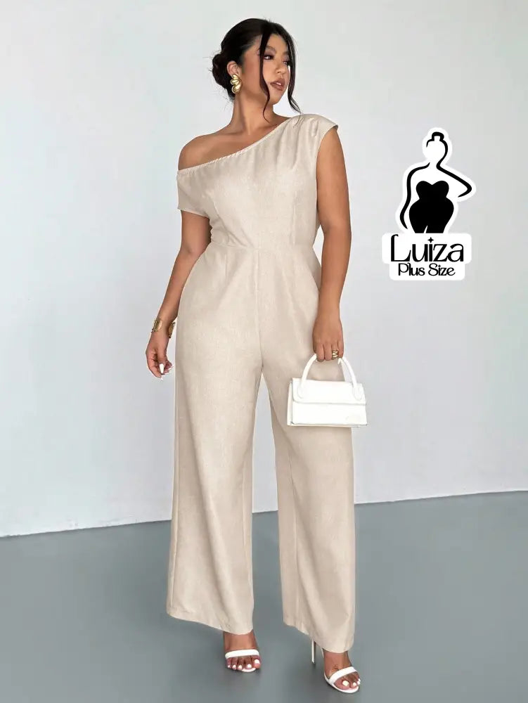 Macacão Longo Pantalona Decote Assimétrico Elegante Plus Size Macacão Longo Pantalona Decote Assimétrico Elegante Plus