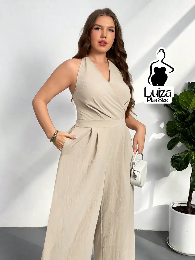 Macacão Longo Pantalona Decote Transpassado Elegante Plus Size Macacão Longo Pantalona Decote Transpassado Elegante