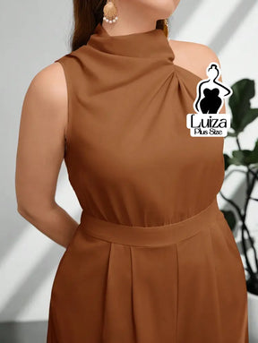 Macacão Longo Sem Mangas Gola Alta Drapeada Plus Size Macacão Longo Sem Mangas Gola Alta Drapeada Plus Size