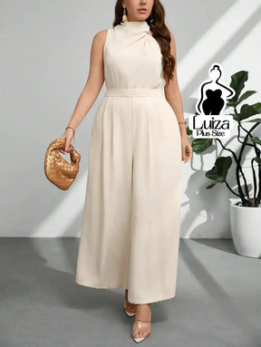 Macacão Longo Sem Mangas Gola Alta Drapeada Plus Size Macacão Longo Sem Mangas Gola Alta Drapeada Plus Size