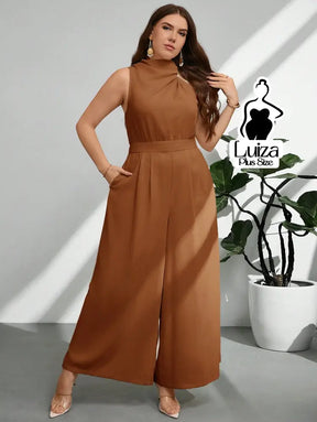 Macacão Longo Sem Mangas Gola Alta Drapeada Plus Size Marrom / G Macacão Longo Sem Mangas Gola Alta Drapeada Plus Size