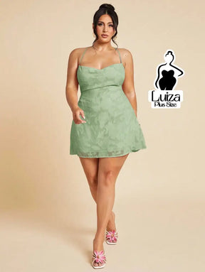 Vestido Curto Alças Finas Decote Reto Plus Size Vestido Curto Alças Finas Decote Reto Plus Size