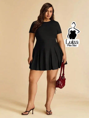 Vestido Curto Godê Plissado Manga Curta Plus Size Vestido Curto Godê Plissado Manga Curta Plus Size