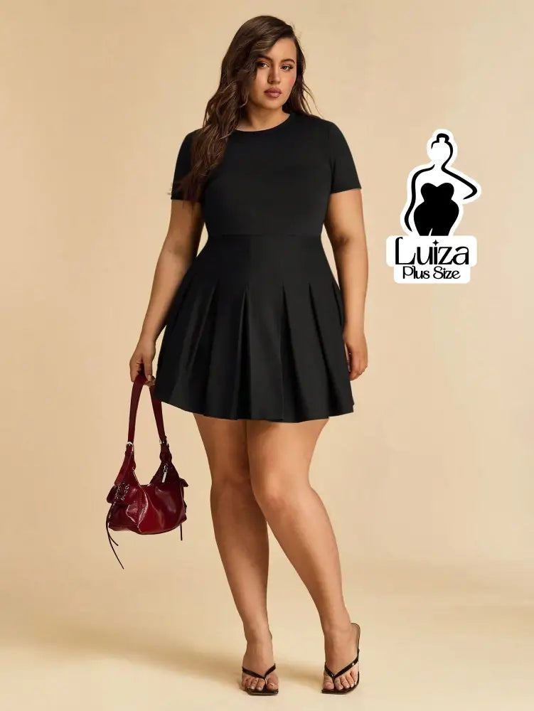 Vestido Curto Godê Plissado Manga Curta Plus Size Vestido Curto Godê Plissado Manga Curta Plus Size