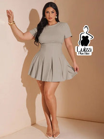 Vestido Curto Godê Plissado Manga Curta Plus Size Cinza / G Vestido Curto Godê Plissado Manga Curta Plus Size
